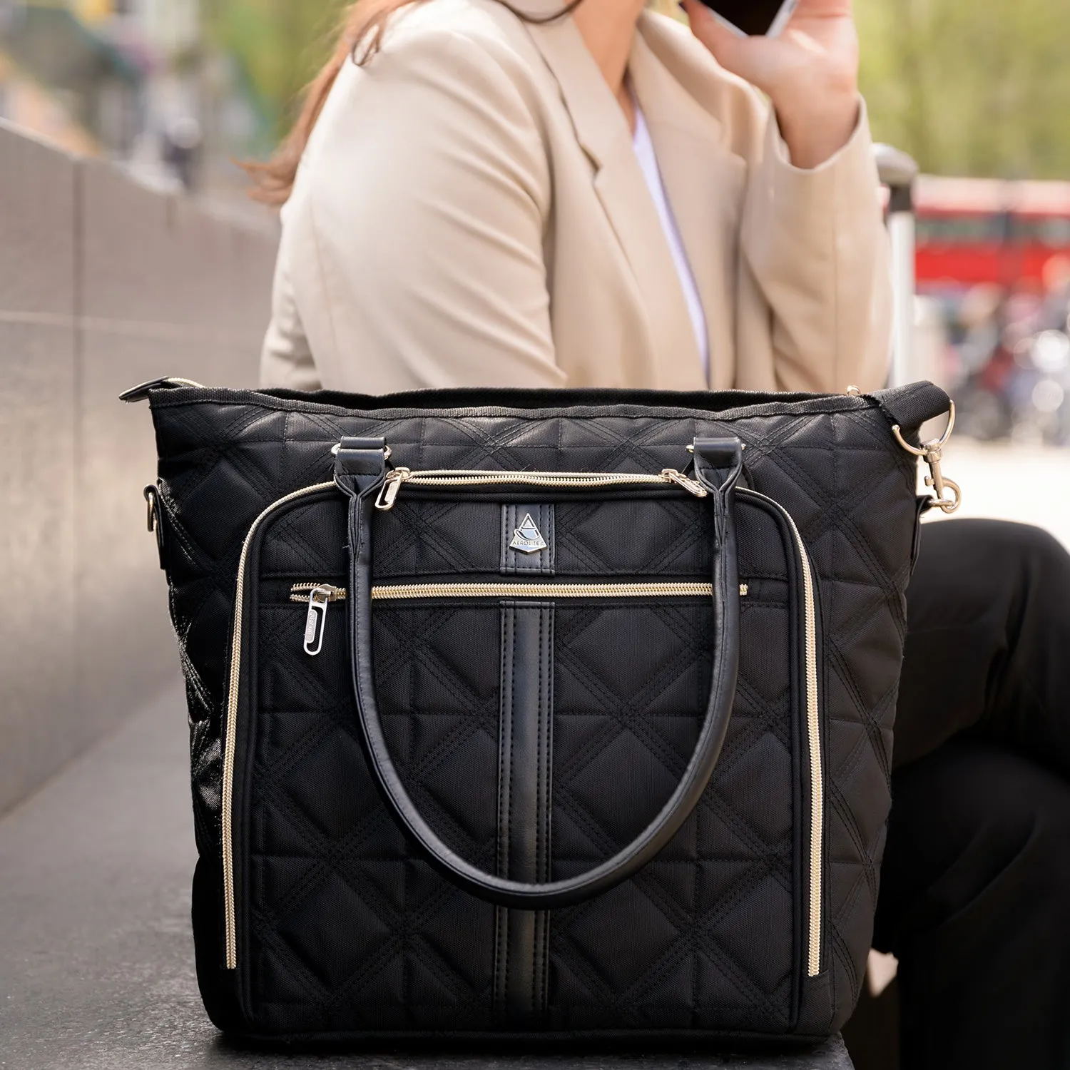 Aerolite 16.5” Quilted Ladies Laptop Bag – Elegant Travel Tote, Carry-On Hand Luggage, 45x36x20cm, Padded Shoulder Strap, USB Port & 10-Year Warranty