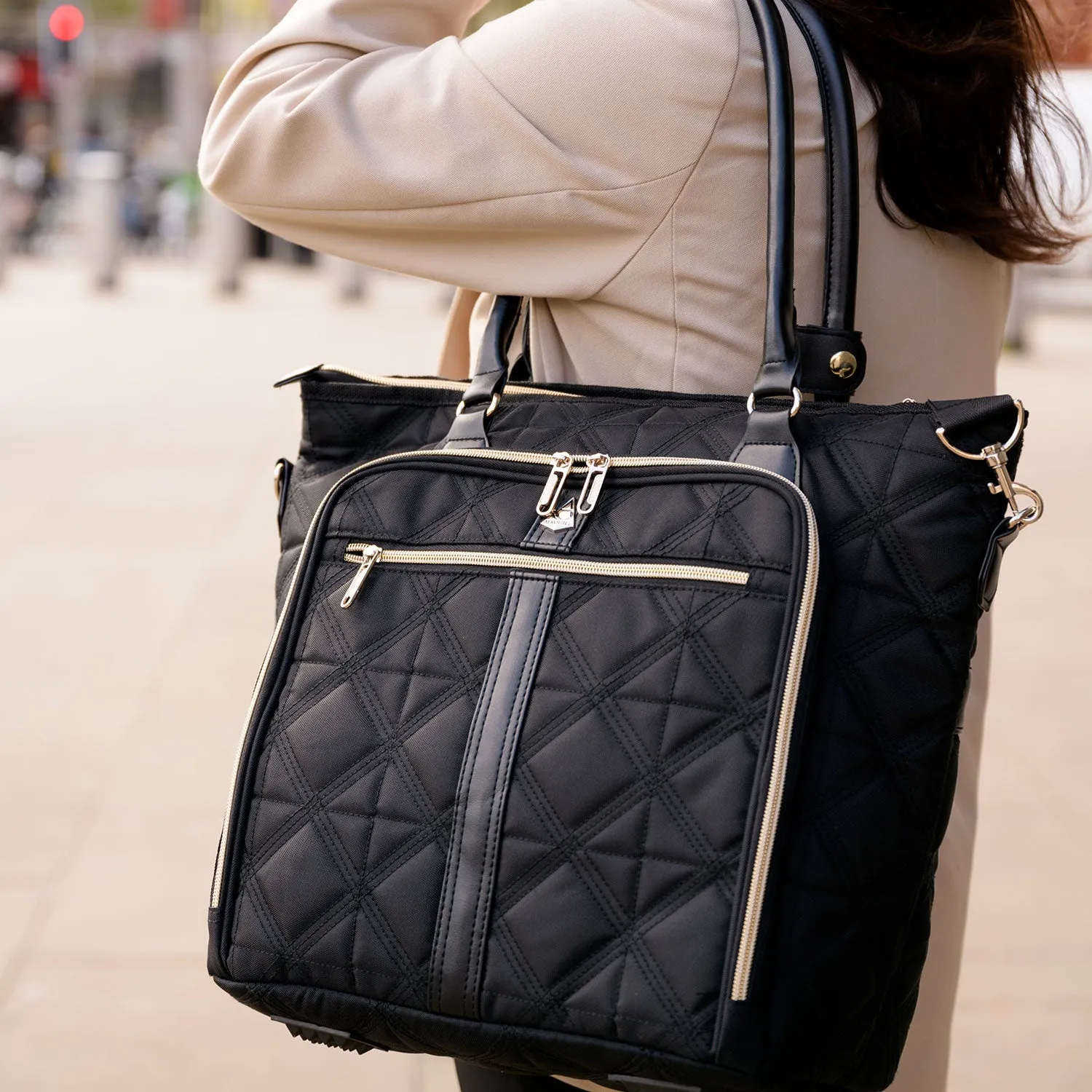 Aerolite 16.5” Quilted Ladies Laptop Bag – Elegant Travel Tote, Carry-On Hand Luggage, 45x36x20cm, Padded Shoulder Strap, USB Port & 10-Year Warranty
