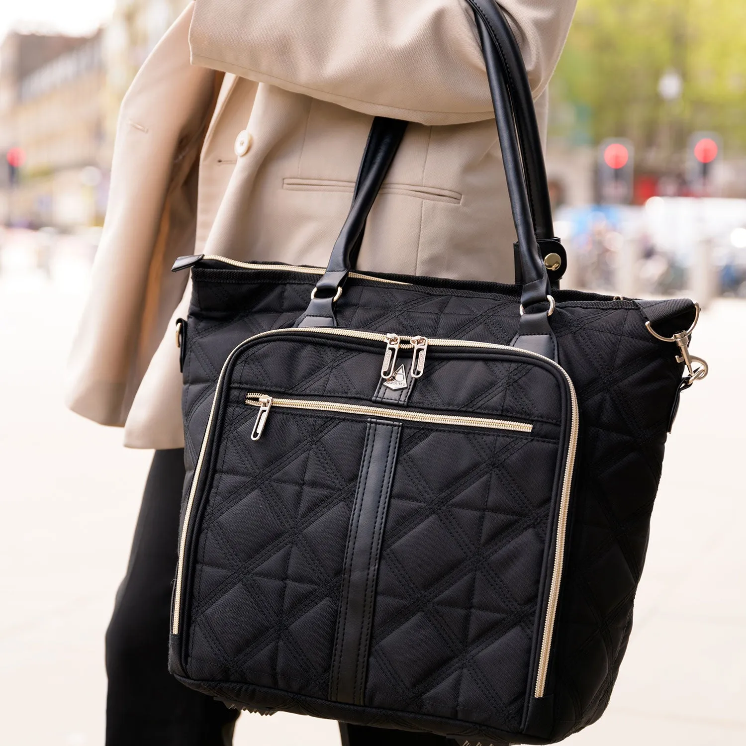 Aerolite 16.5” Quilted Ladies Laptop Bag – Elegant Travel Tote, Carry-On Hand Luggage, 45x36x20cm, Padded Shoulder Strap, USB Port & 10-Year Warranty