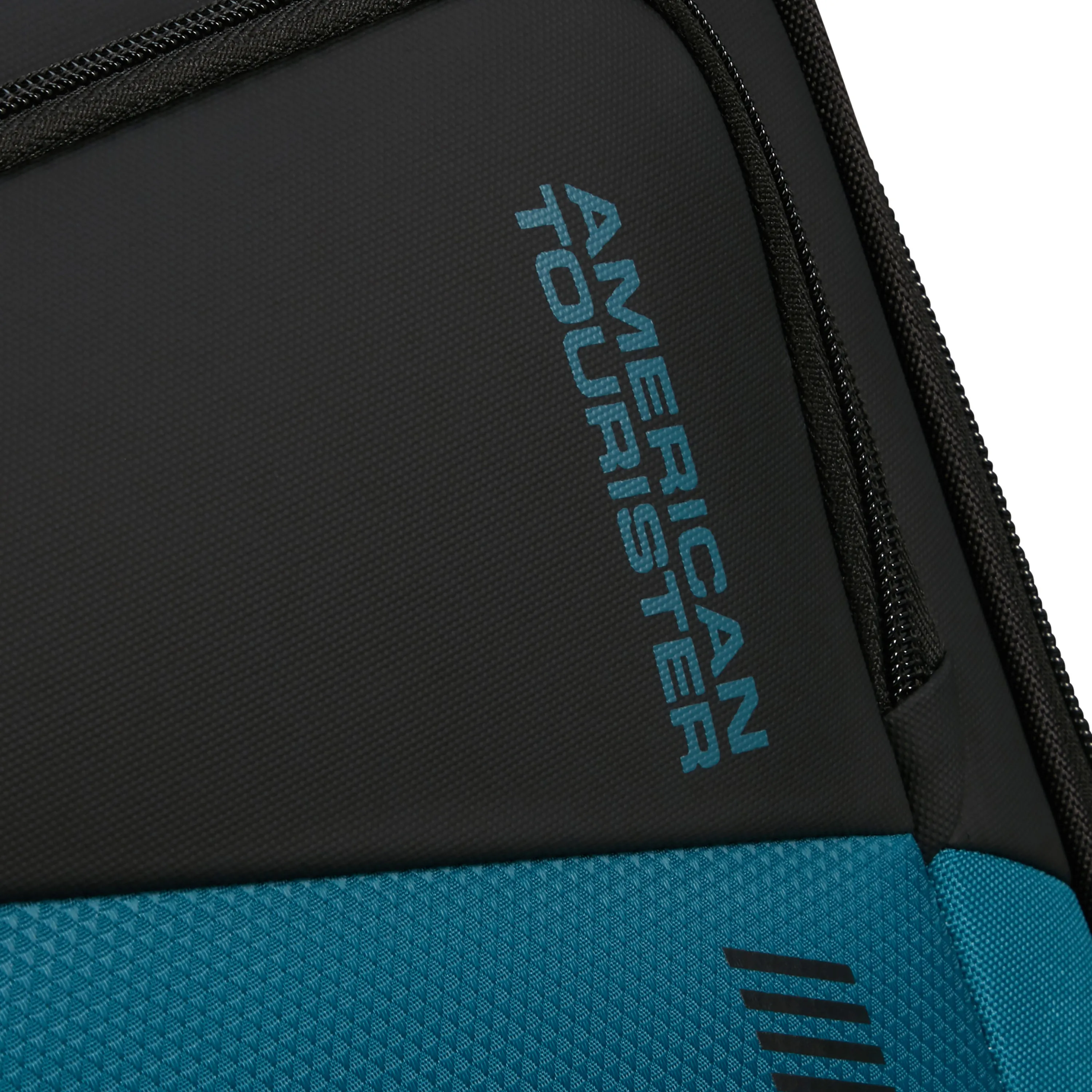 American Tourister Daring Dash Spinner Expandable Carry-On Luggage