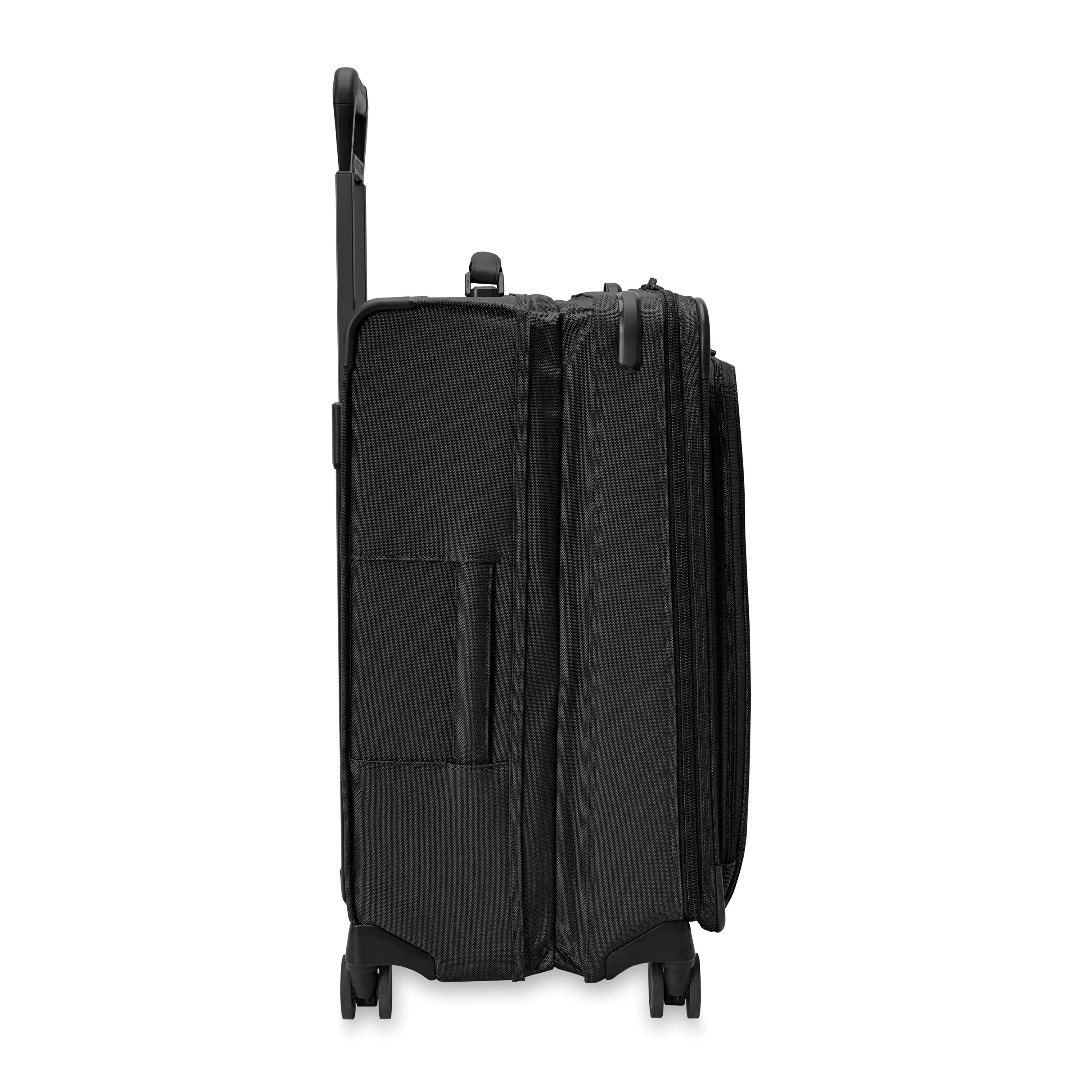 Briggs & Riley Baseline Global Medium Expandable Spinner