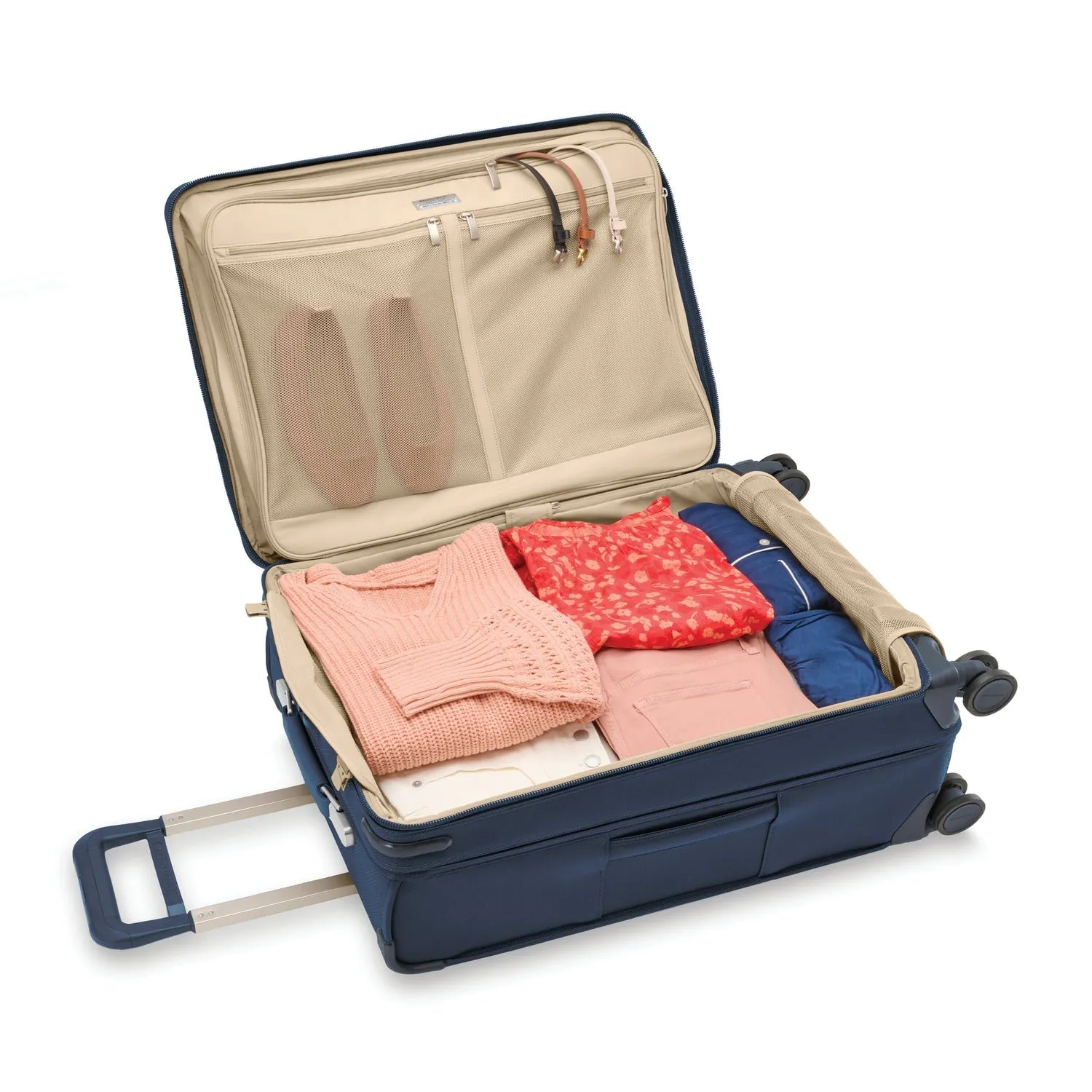 Briggs & Riley Baseline Global Medium Expandable Spinner
