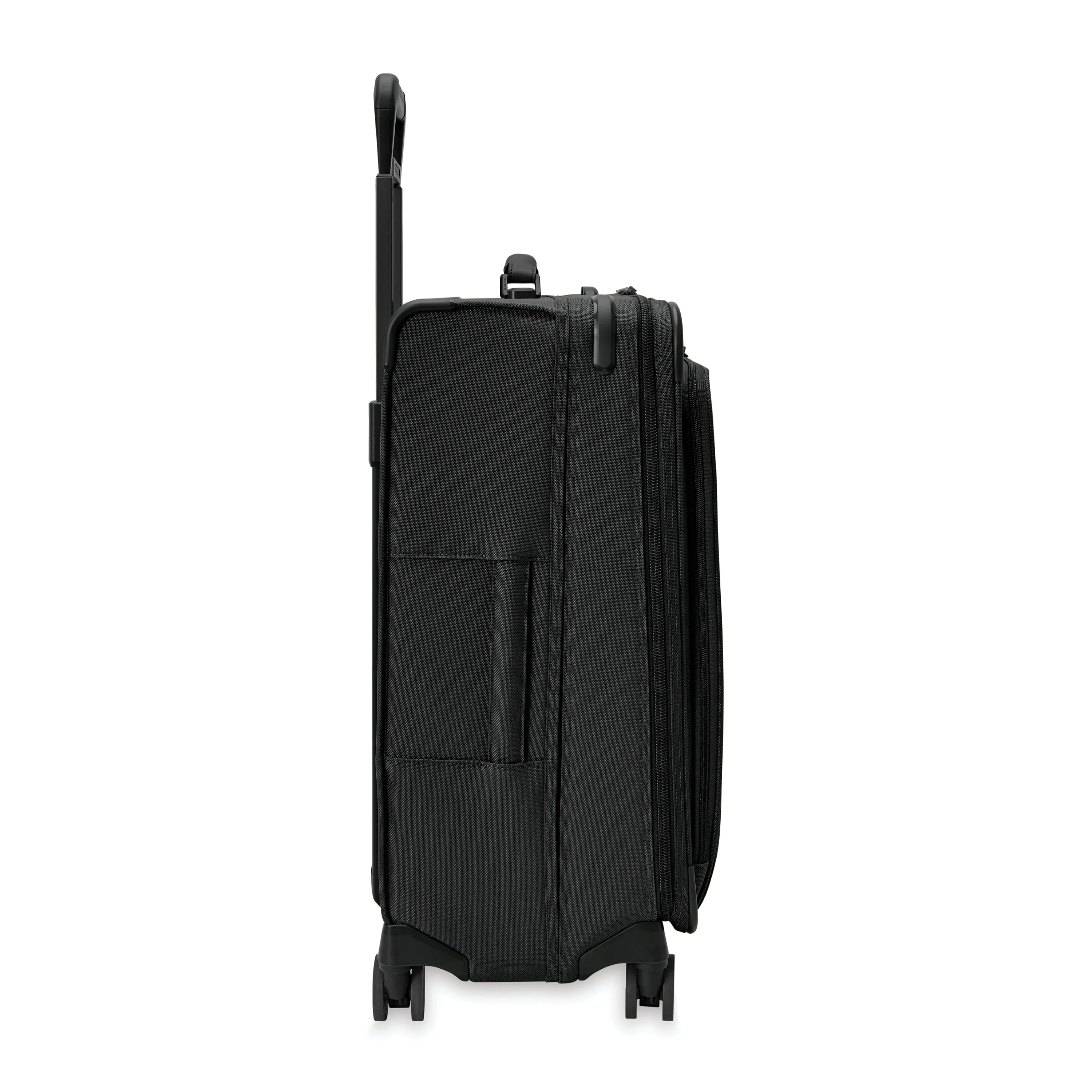 Briggs & Riley Baseline Global Medium Expandable Spinner