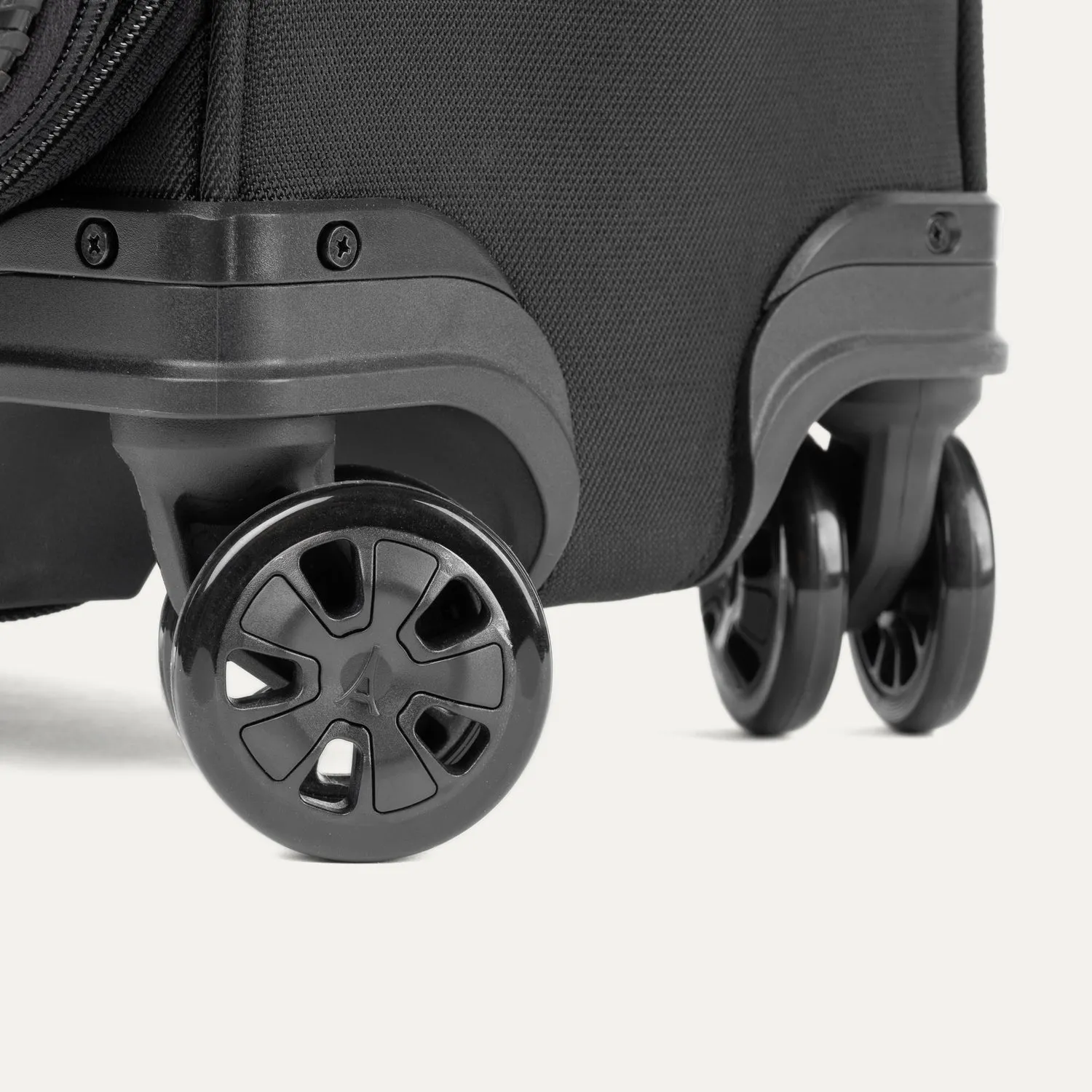 Crew™ Classic Carry-On / Medium Check-In Set