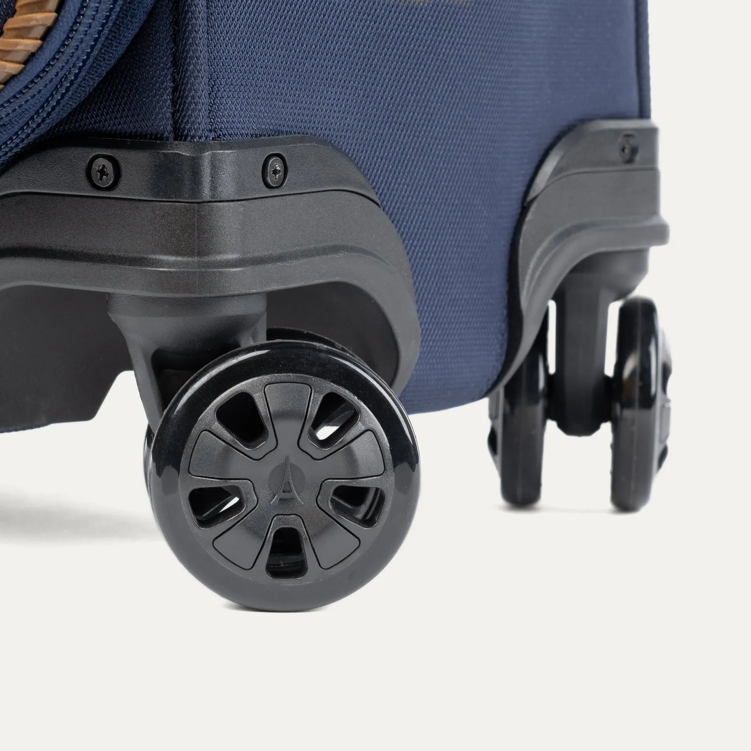 Crew™ Classic Carry-On / Medium Check-In Set
