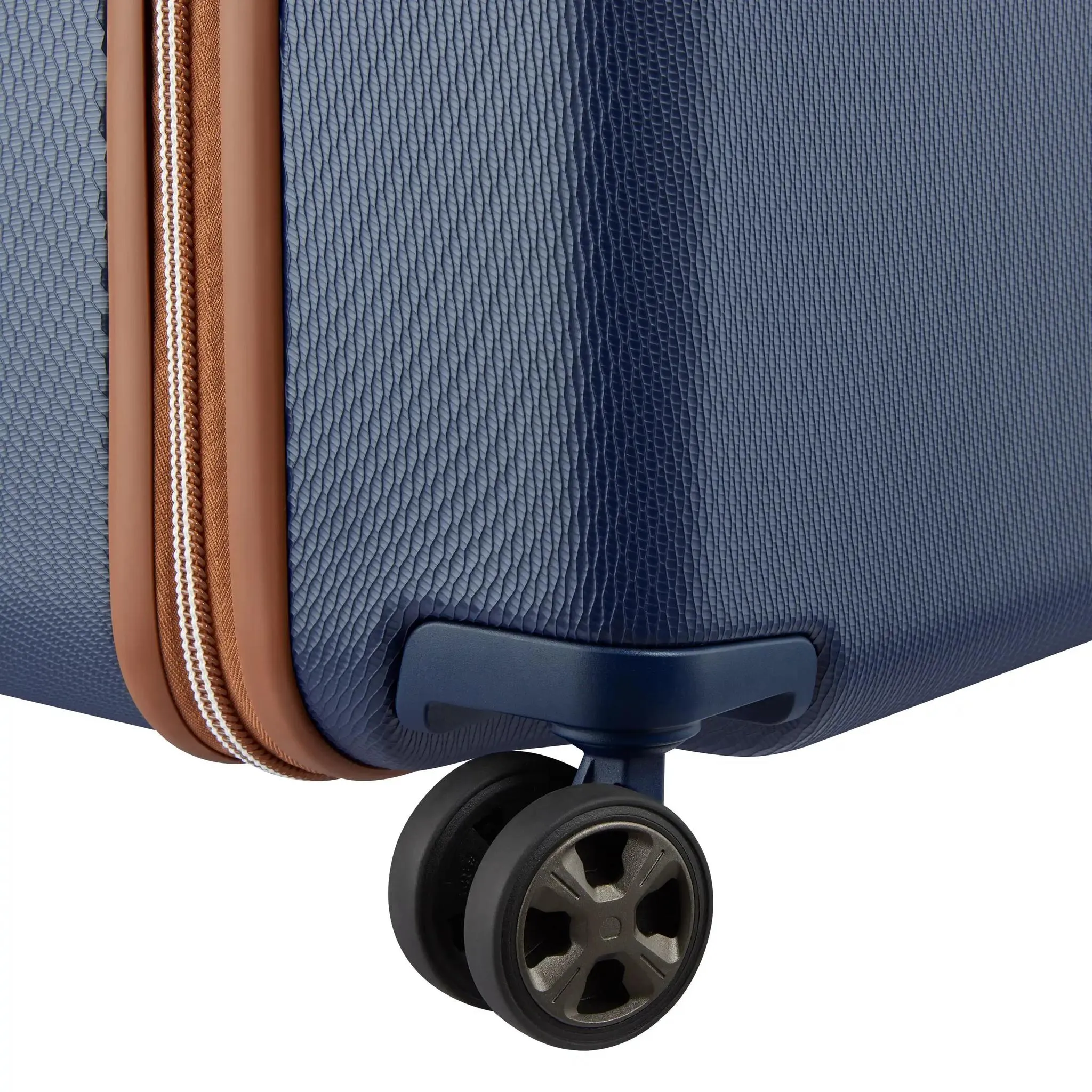 Delsey Chatelet Air 2.0 26" Trunk Spinner