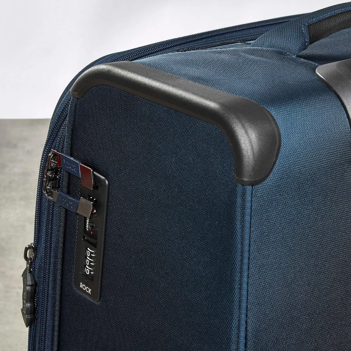 Georgia Expandable Soft Medium Suitcase 70cm - Navy