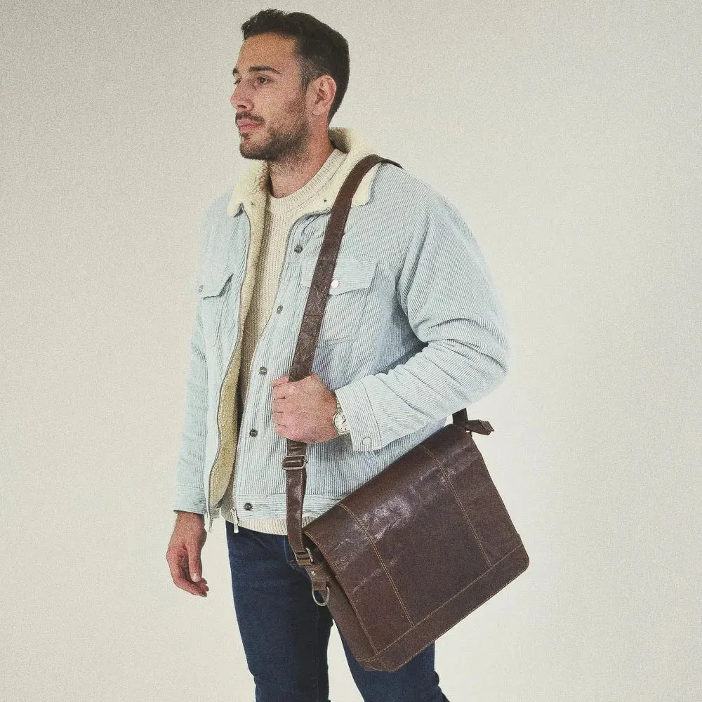 Jack Georges Voyager Full-Size Messenger Bag