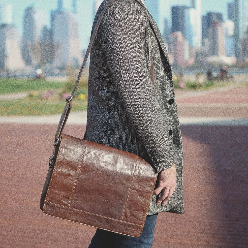 Jack Georges Voyager Full-Size Messenger Bag