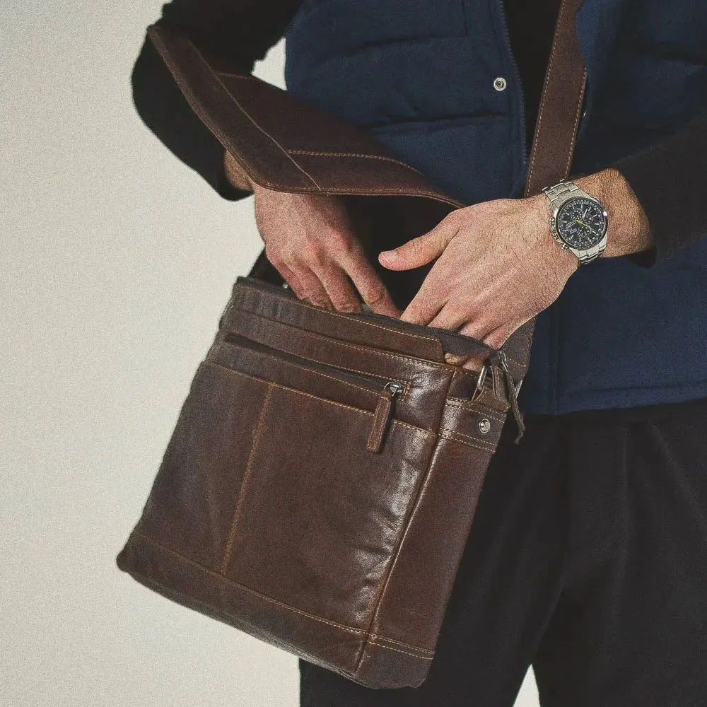Jack Georges Voyager Full-Size Messenger Bag
