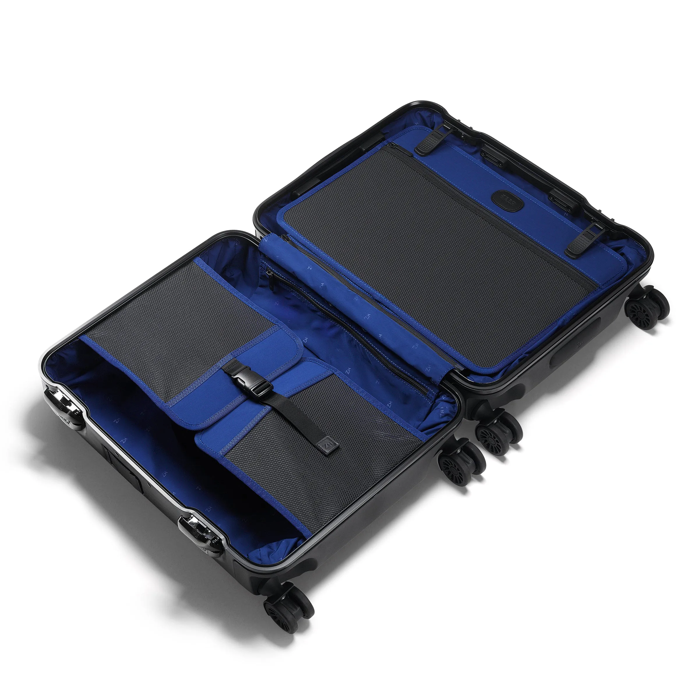 Pursuit Aluminum | Continental Carry-On Case