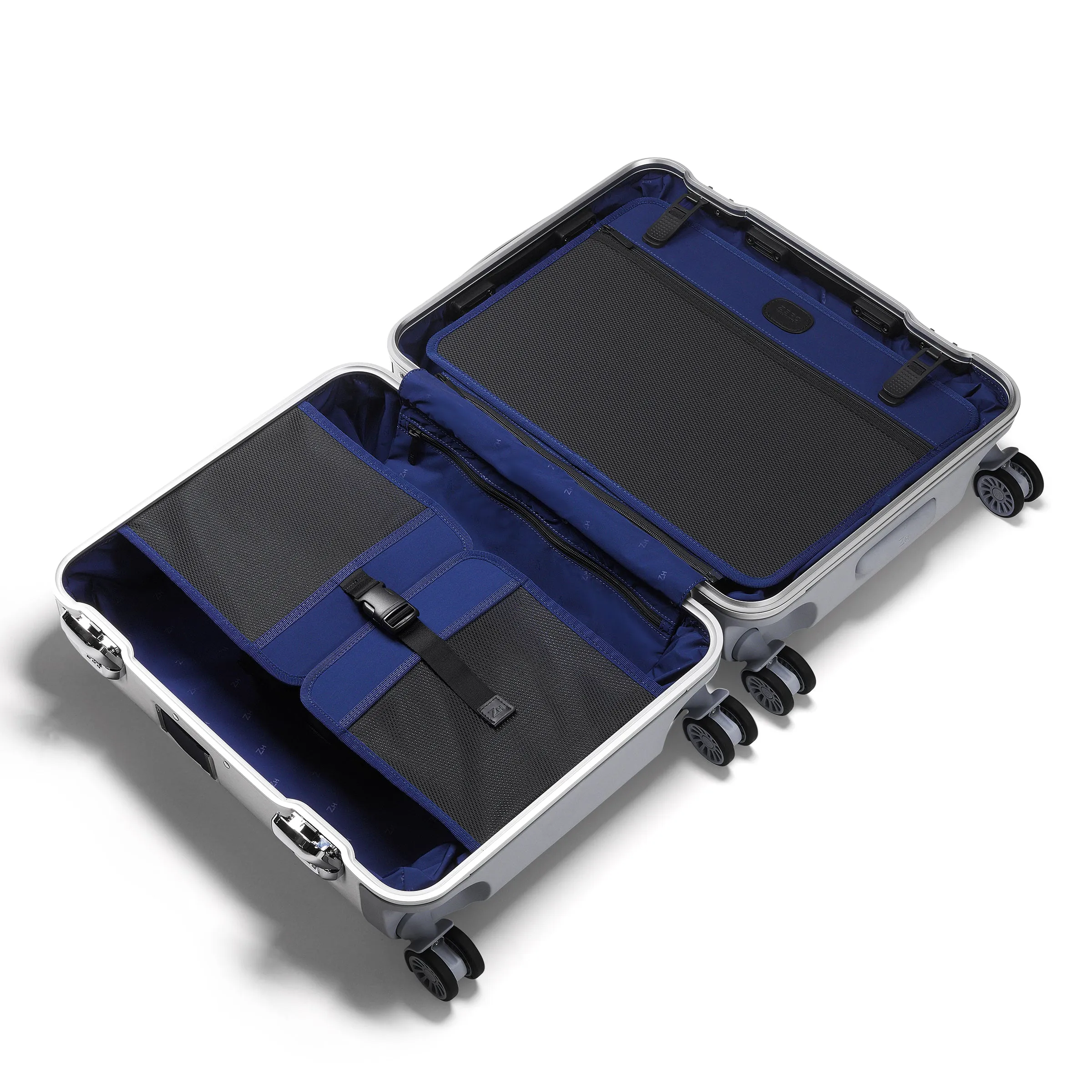 Pursuit Aluminum | Continental Carry-On Case