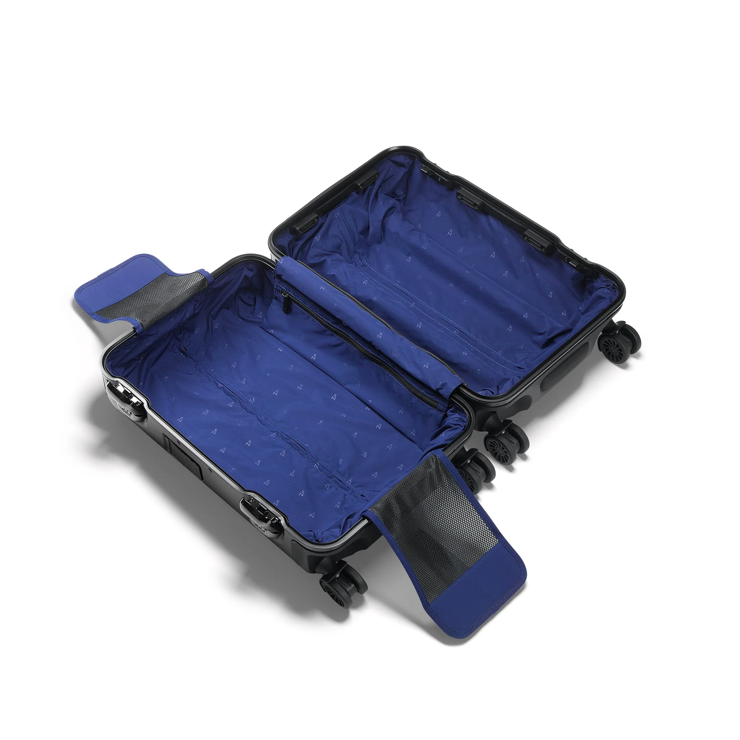 Pursuit Aluminum | International Carry-On Case