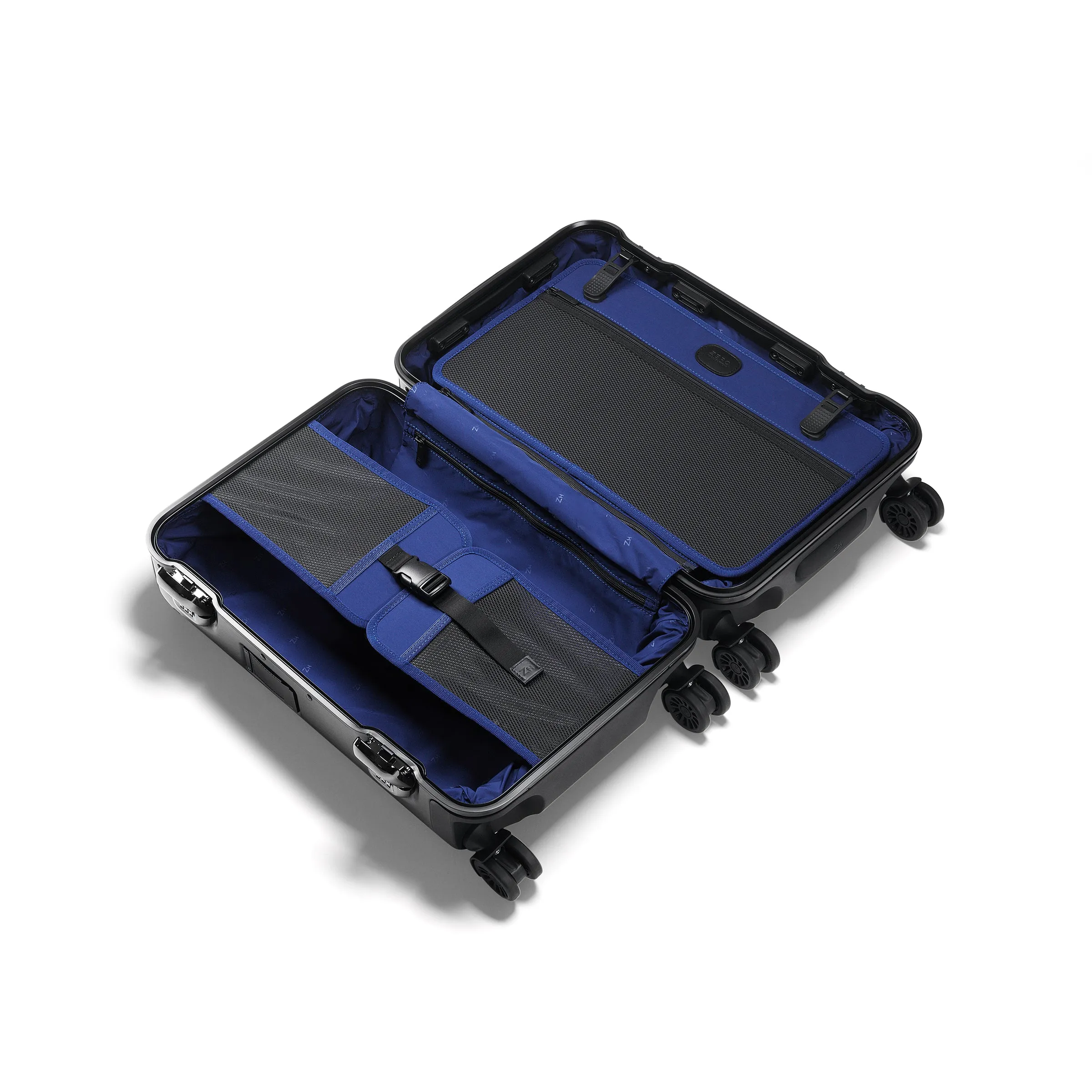Pursuit Aluminum | International Carry-On Case