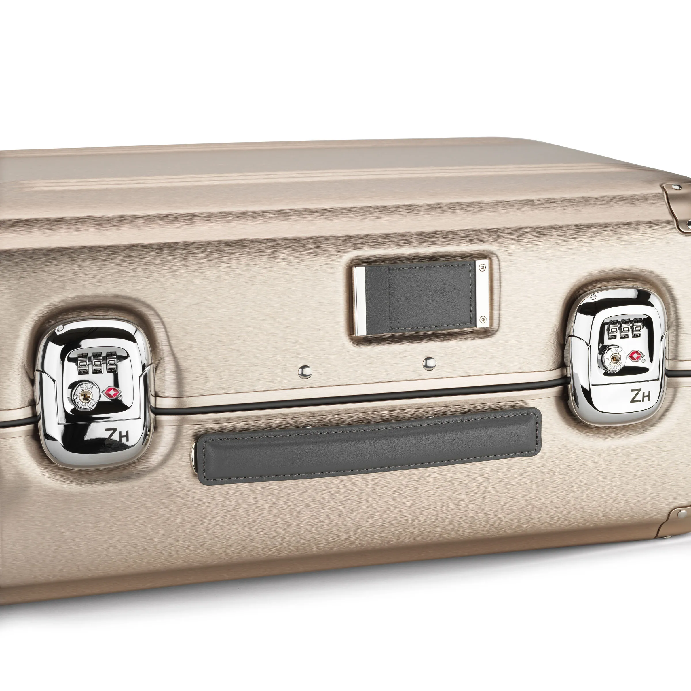 Pursuit Aluminum | International Carry-On Case
