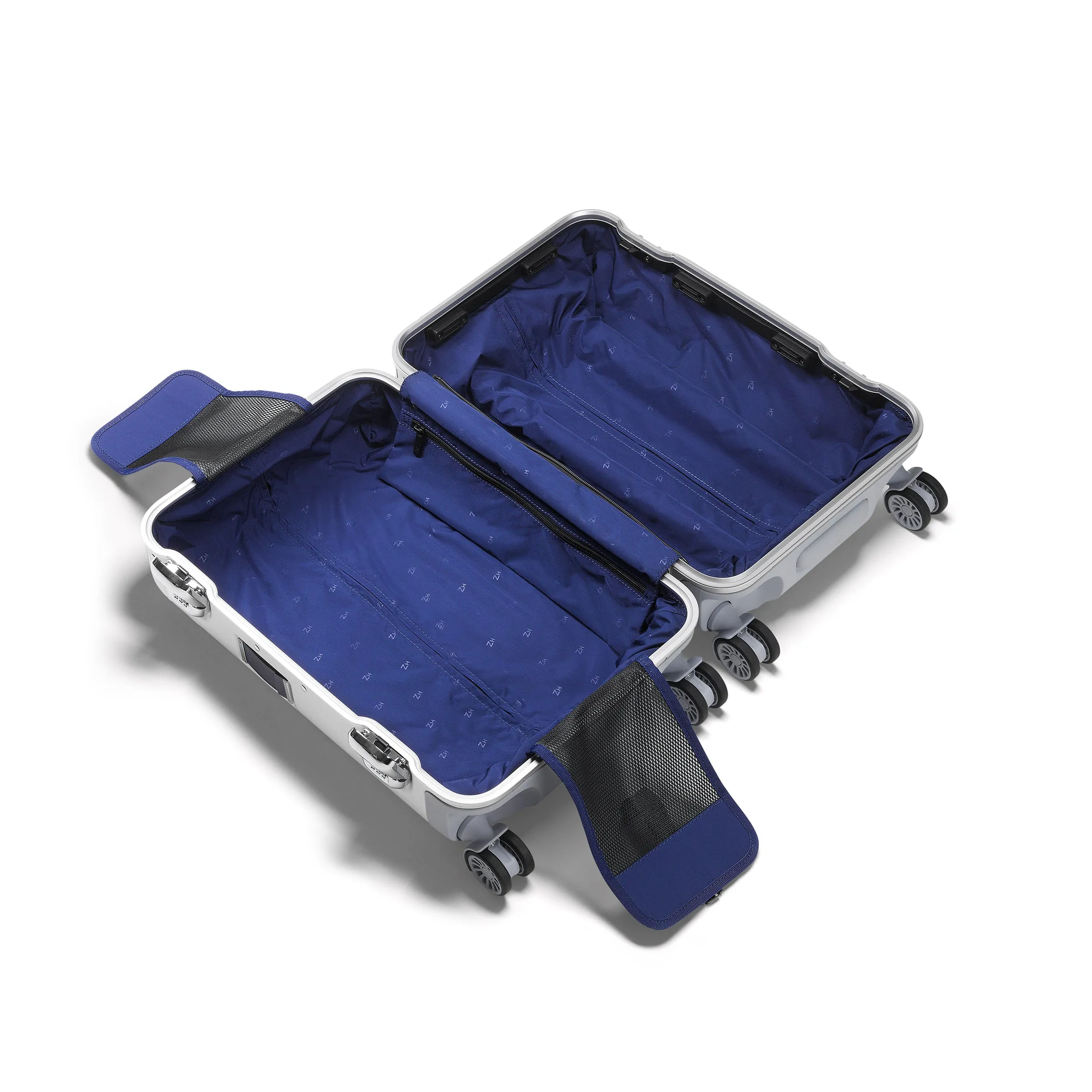 Pursuit Aluminum | International Carry-On Case