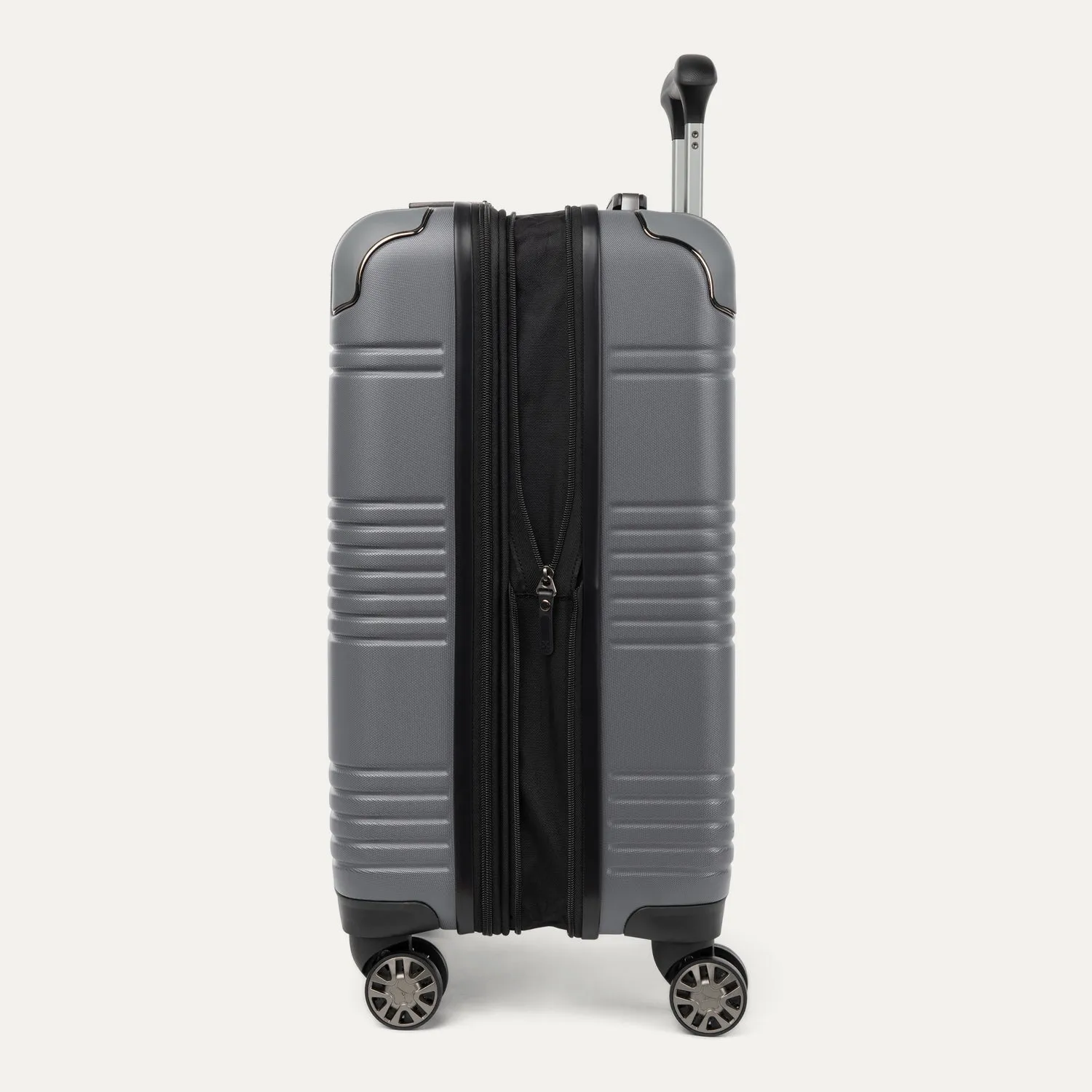 Roundtrip® Carry-On / Medium Check-In Hardside Set