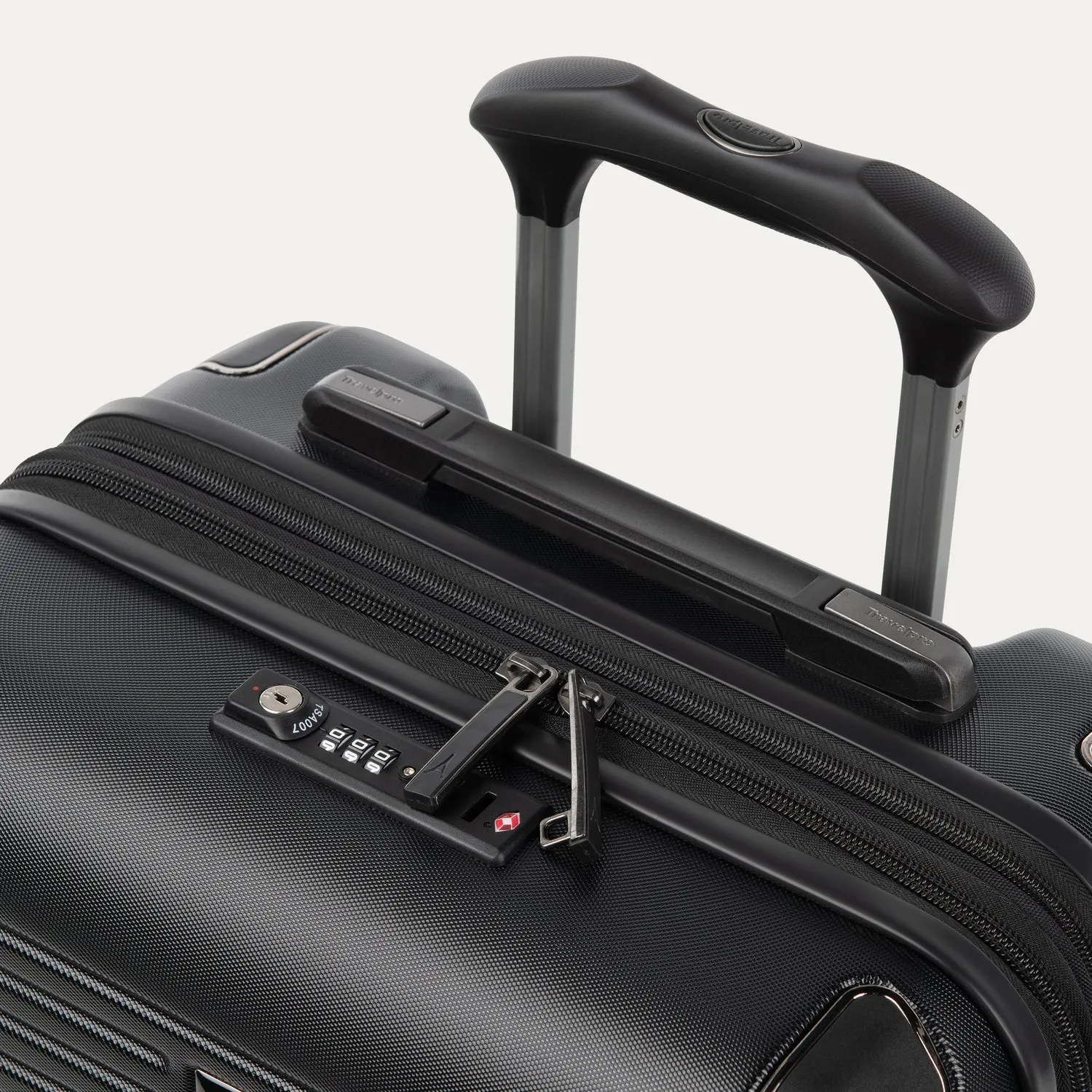 Roundtrip® Carry-On / Medium Check-In Hardside Set