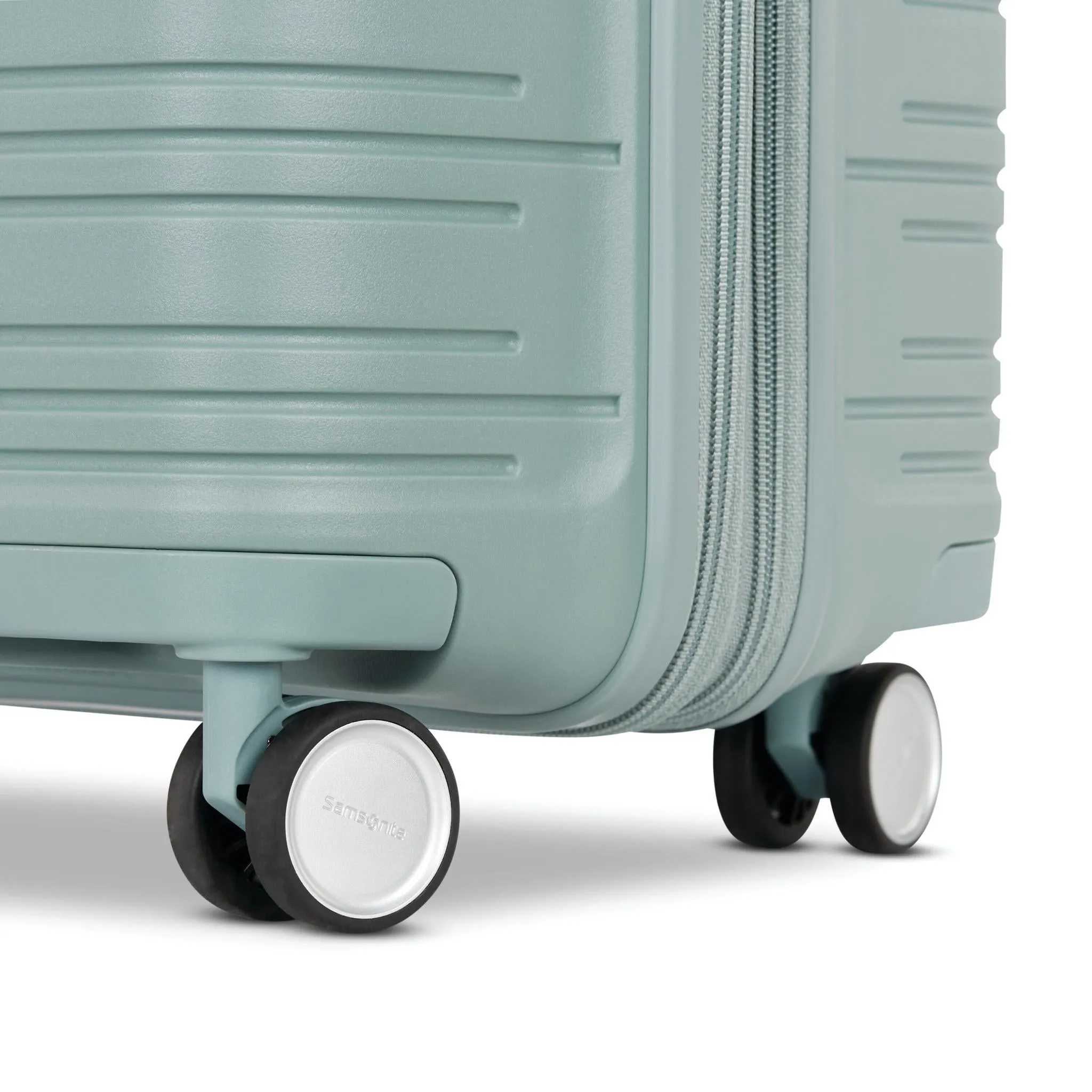 Samsonite Elevation Plus Hardside Global Carry-On Spinner (22 x 14 x 9 in)