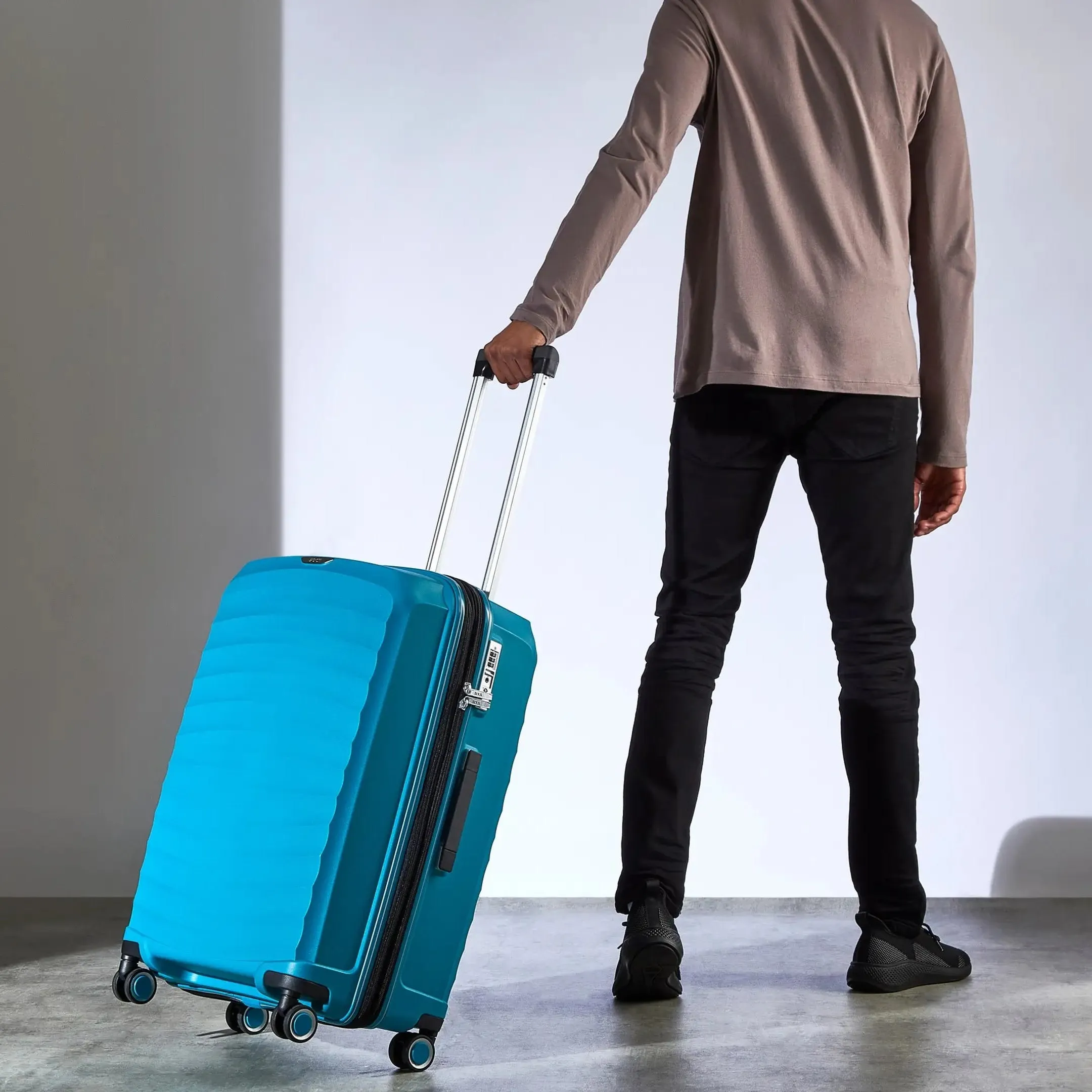Sunwave Expandable Hardshell Medium Suitcase 66cm - Blue