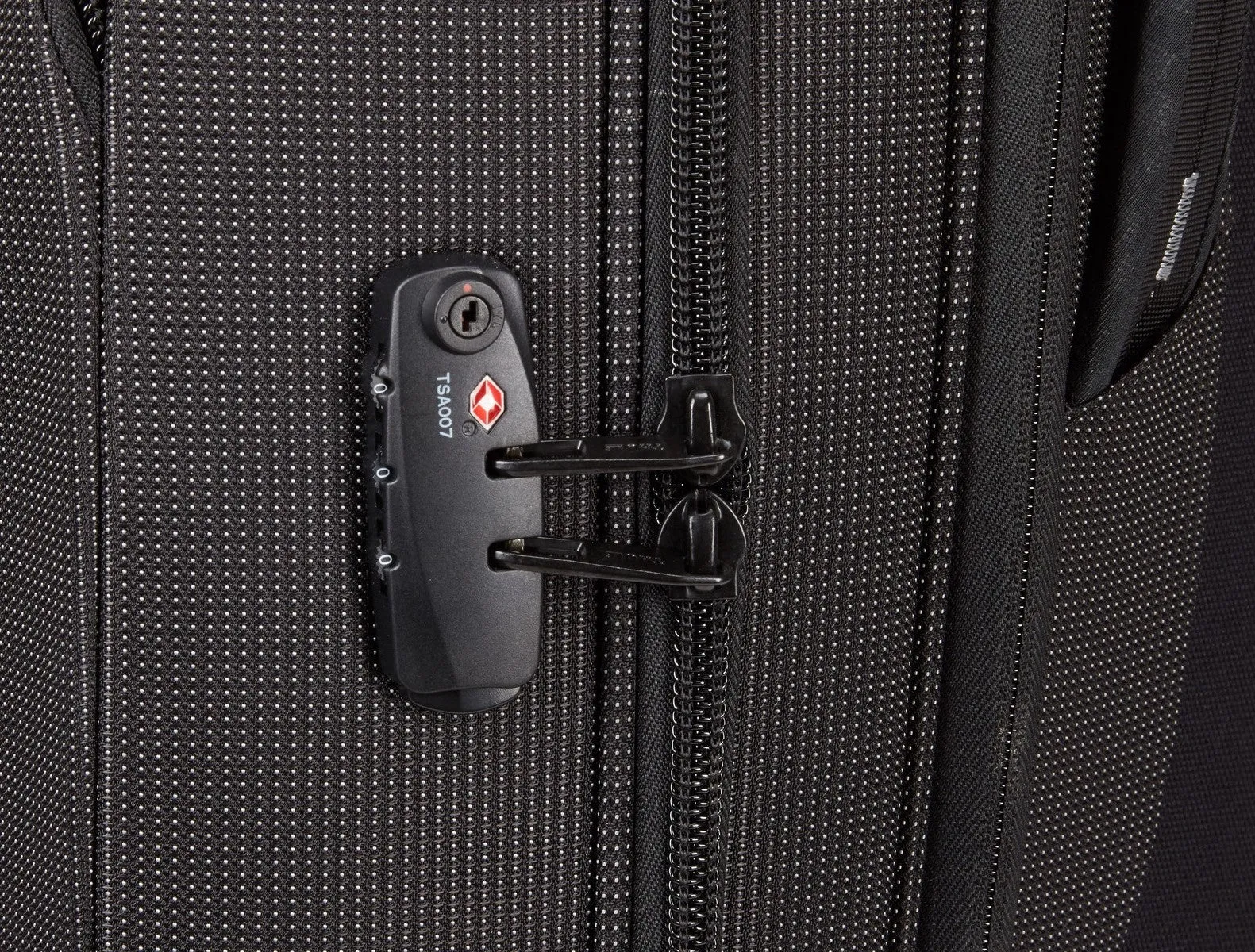 Thule Crossover 2 Spinner Luggage 76cm/30"