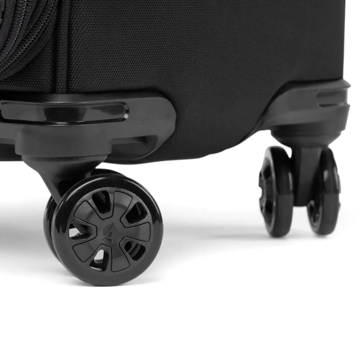 Travelpro Crew Classic Medium Check-in Expandable Spinner Luggage