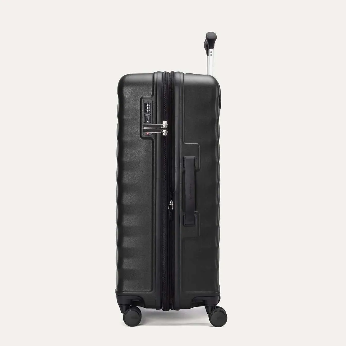 Travelpro Maxlite Air V2 Medium Check-In Hardside Spinner