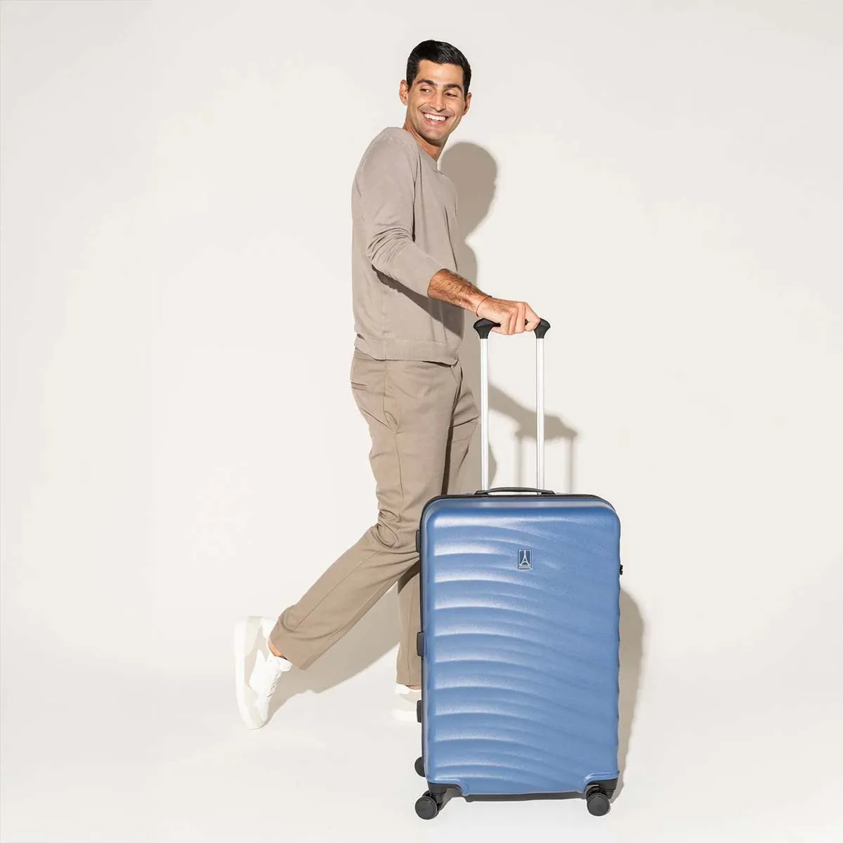 Travelpro Maxlite Air V2 Medium Check-In Hardside Spinner