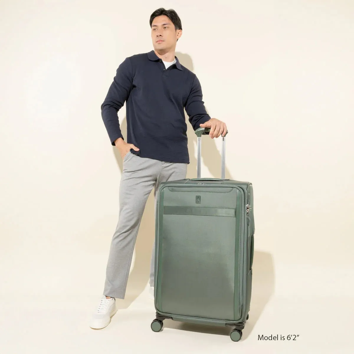Travelpro VersaPack  Large Check-In Expandable Spinner Luggage