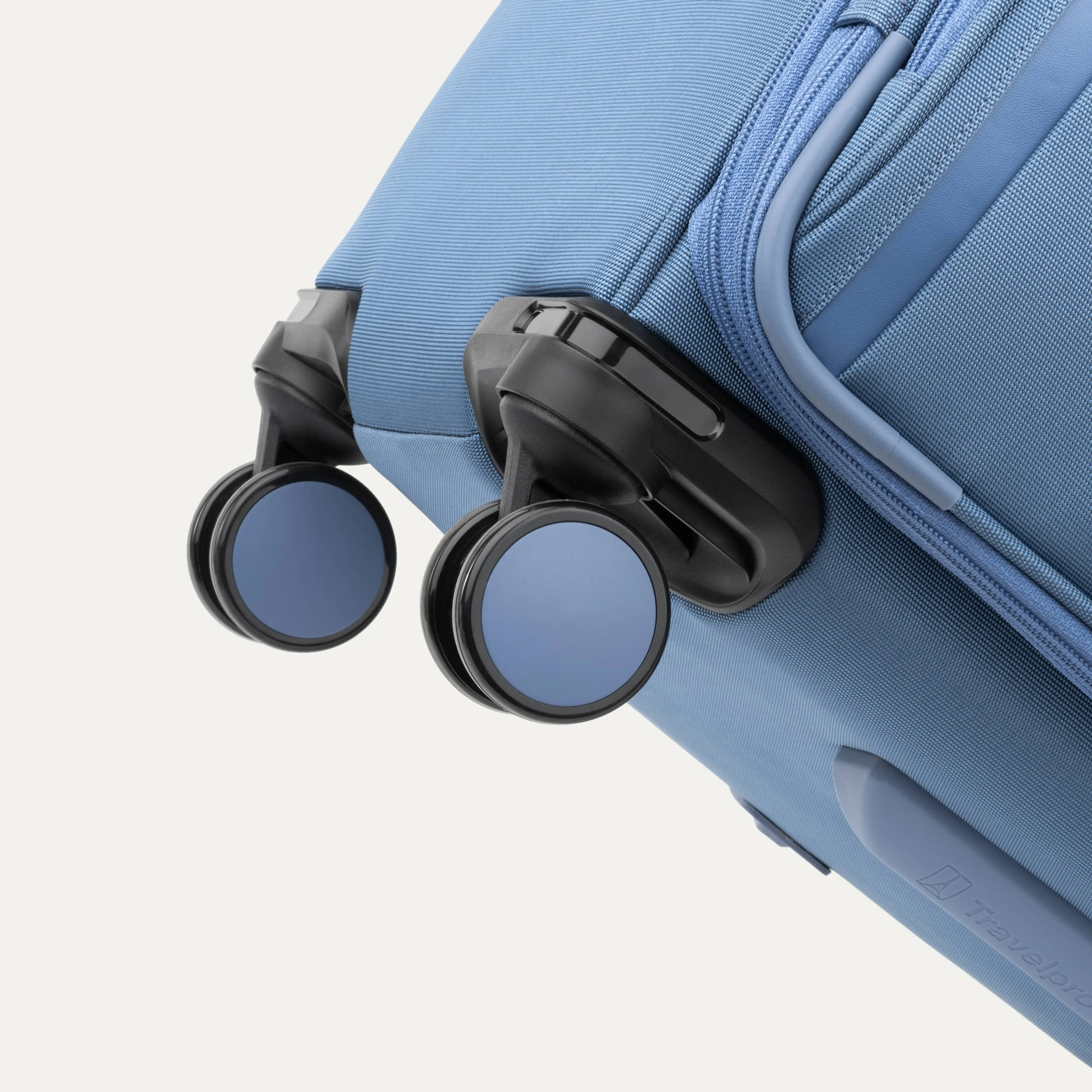 Travelpro VersaPack  Large Check-In Expandable Spinner Luggage
