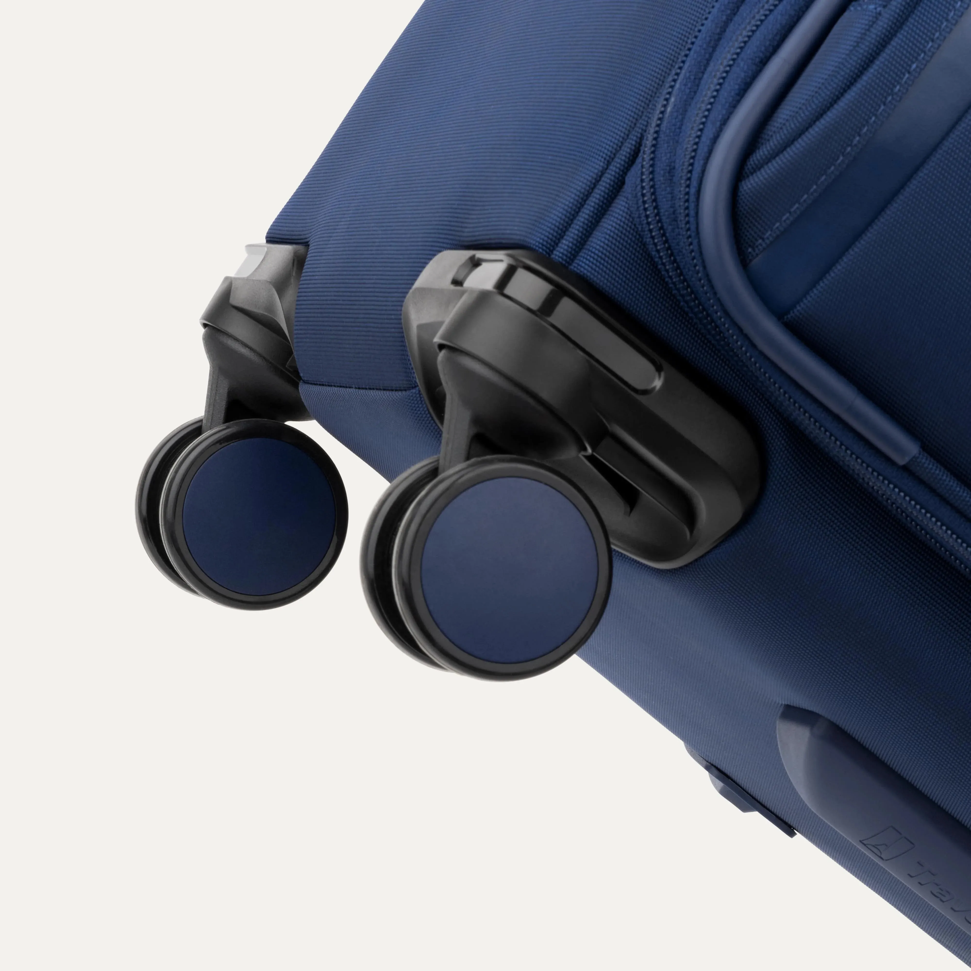 Travelpro VersaPack  Large Check-In Expandable Spinner Luggage