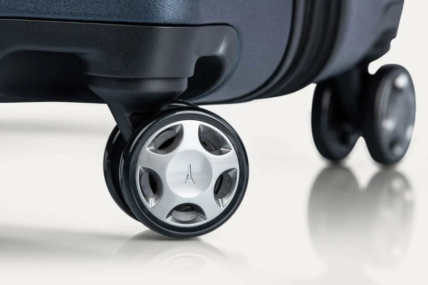 Travelpro® x Travel   Leisure® Medium Check-In Spinner