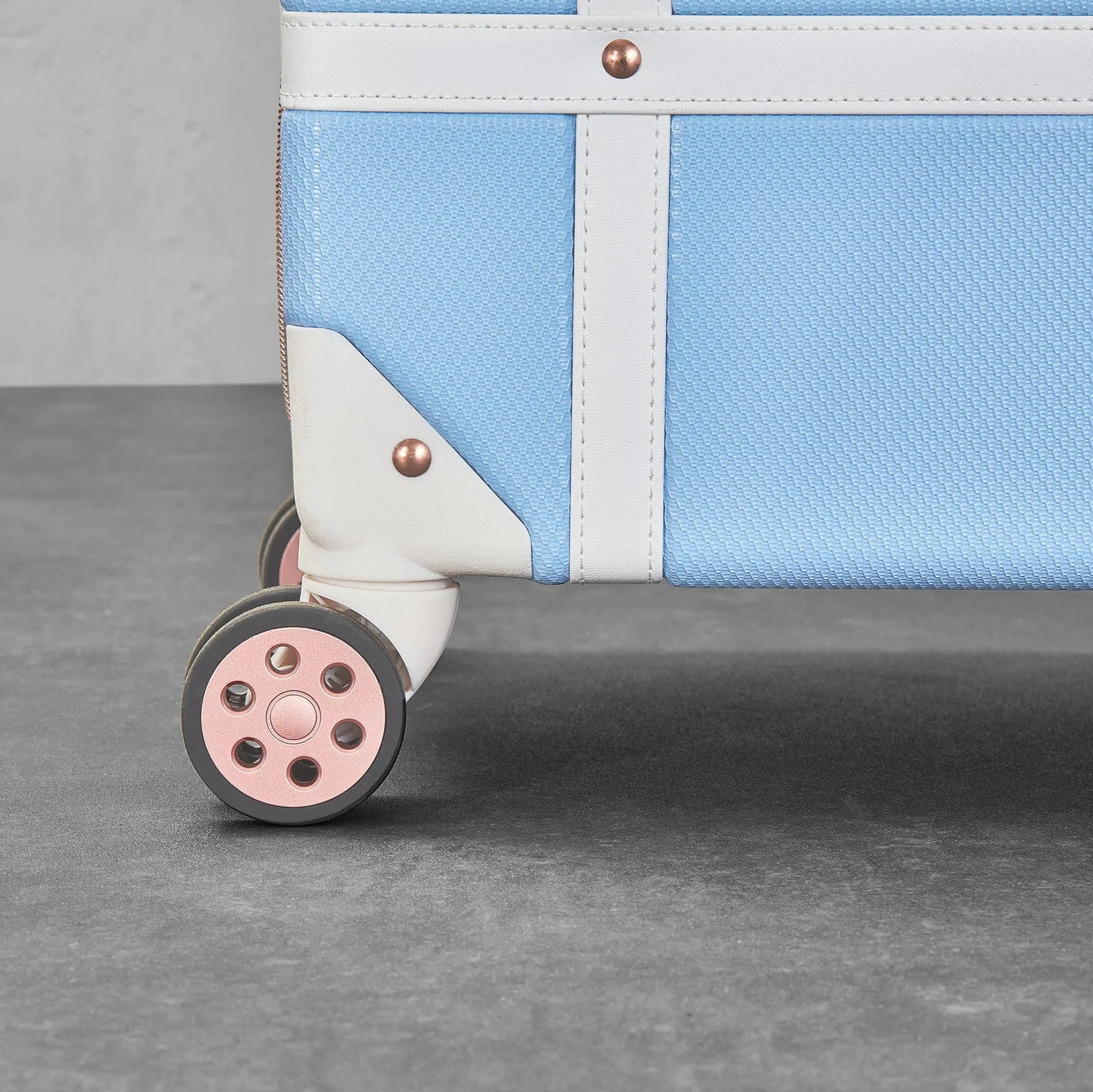 Vintage Hardshell Large Suitcase 78cm - Sky Blue